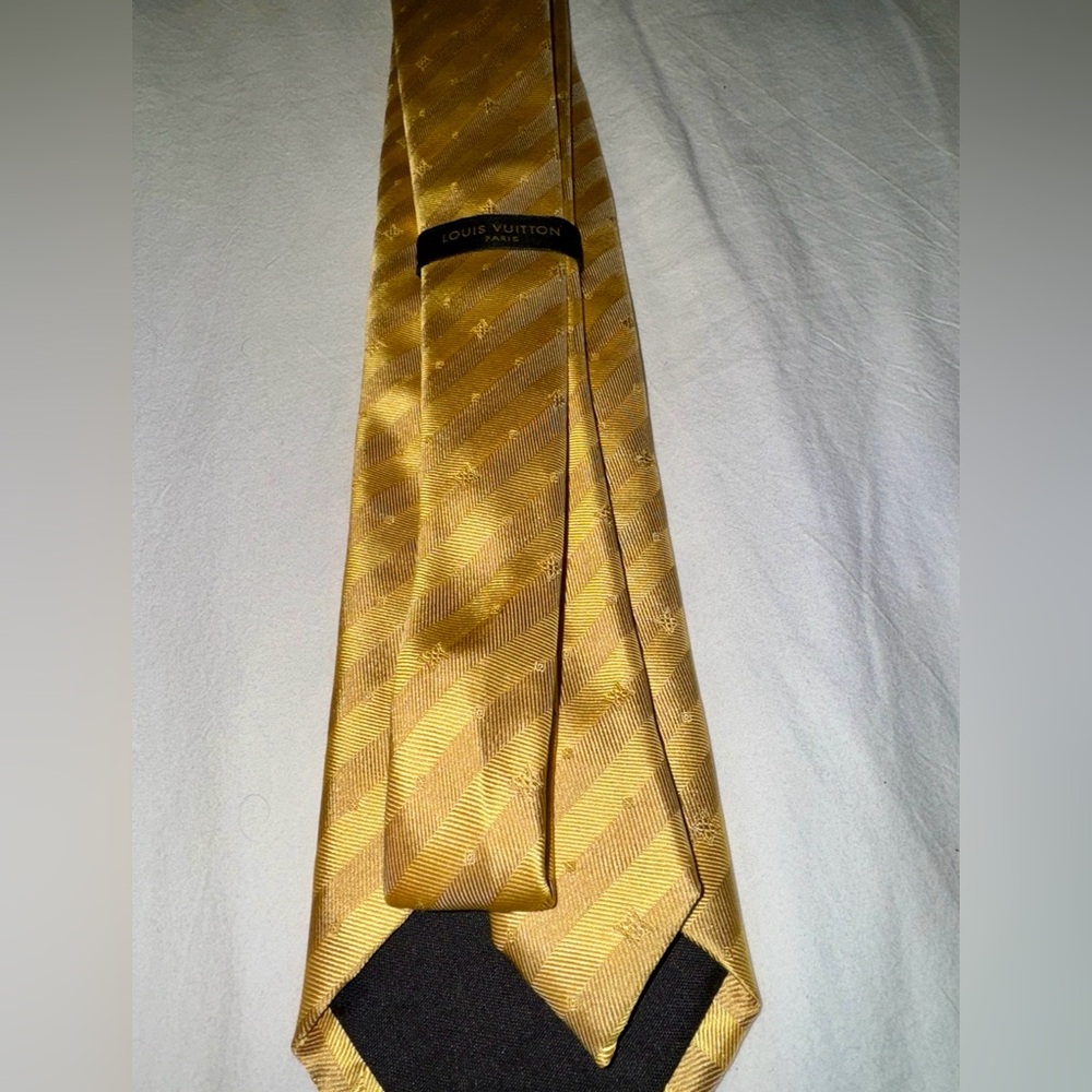 Louis Vuitton Gold On Gold Authentic Men’s Tie - Picture 3 of 4